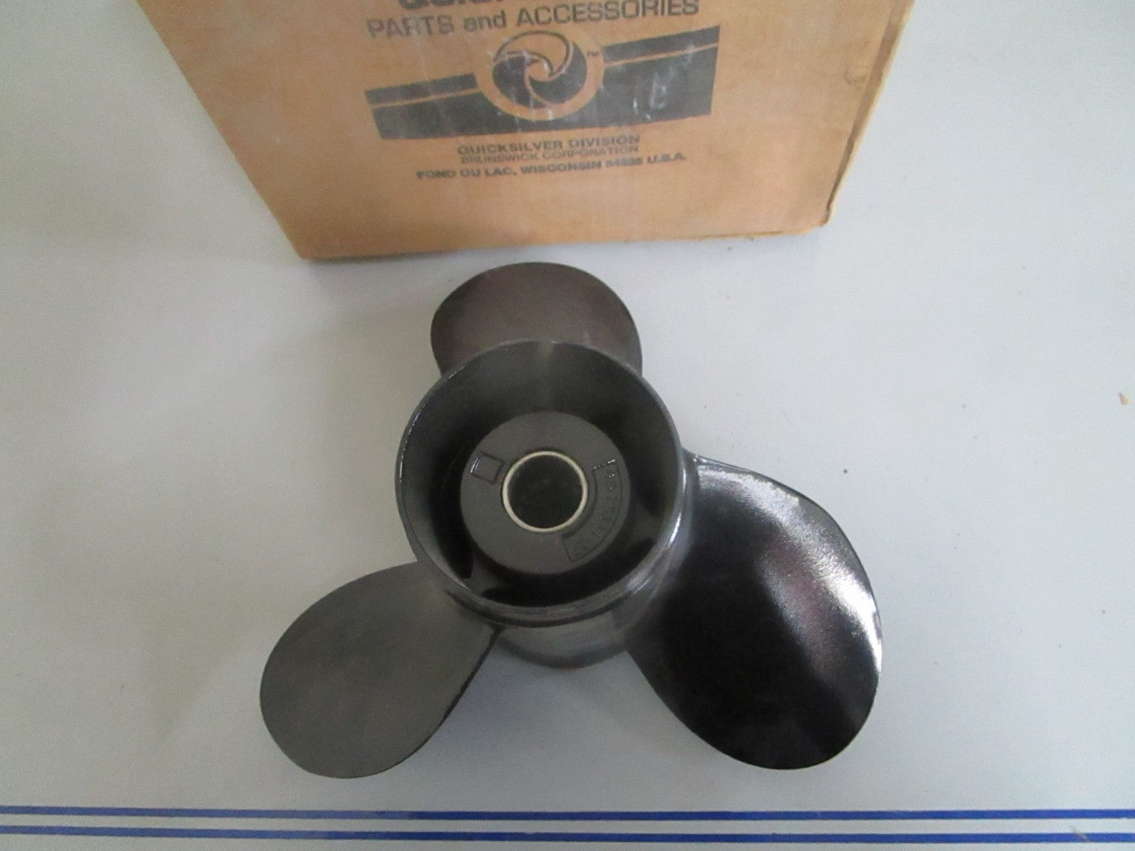 *NEW OEM* 0820 Mercury Black Max 10×17 Propeller 48-73144A45 73144-17