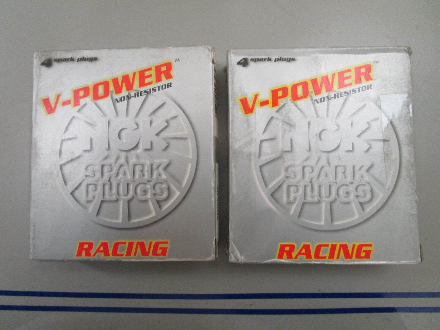 *NEW* (LOT OF 8) 0810 NGK V-Power Spark Plugs R5670-6 (2746 )