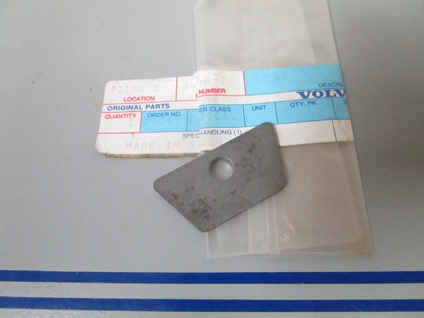 *NEW OEM* 0720 Volvo Penta Cap 840746