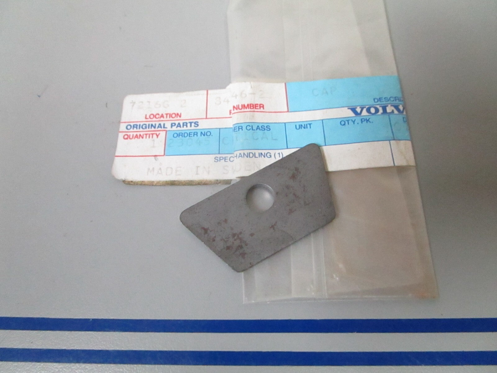 *NEW OEM* 0720 Volvo Penta Cap 840746