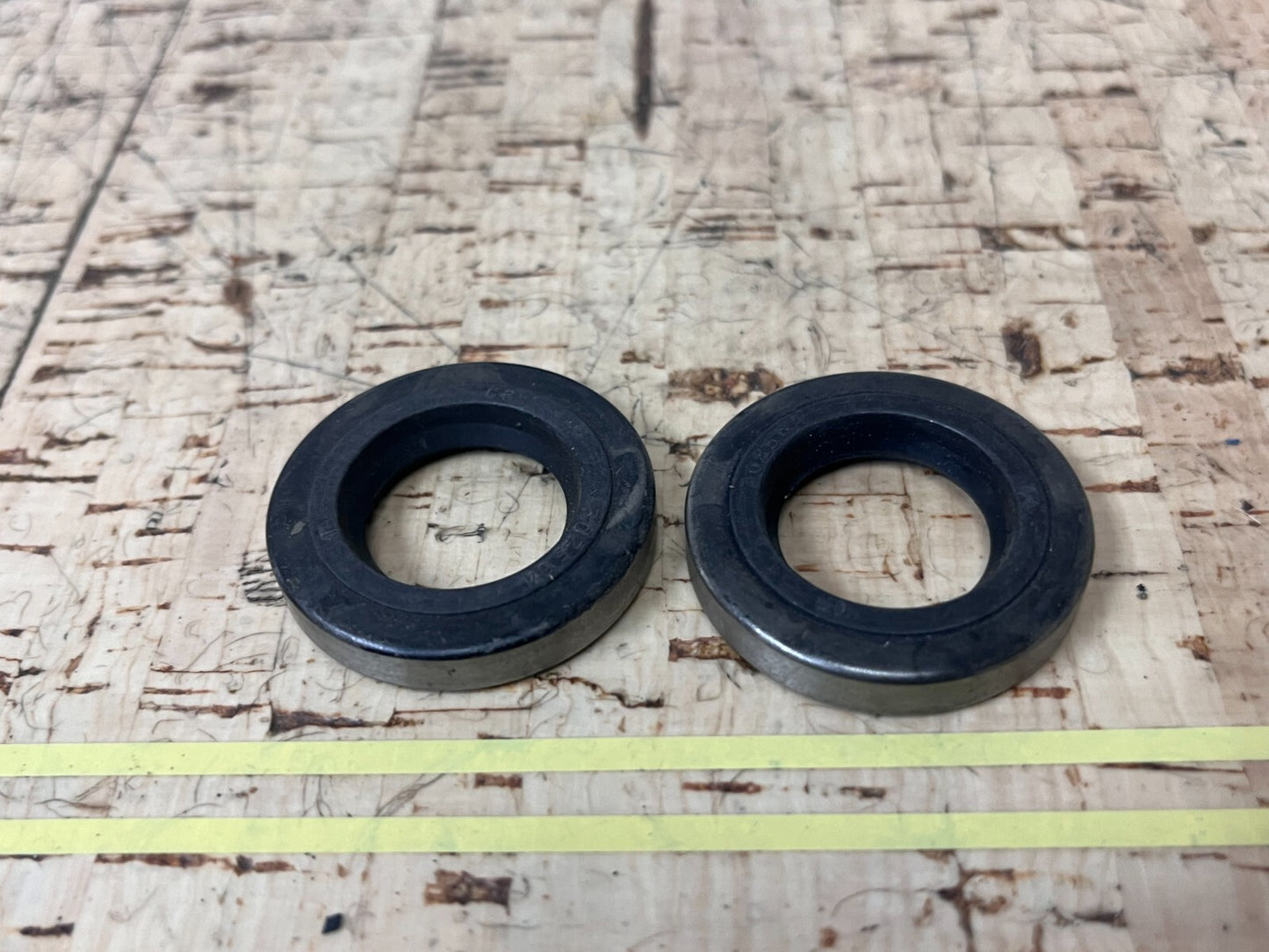*NEW OEM* (LOT OF 2) 0720 OMC Johnson Evinrude Seal 302564 0302564