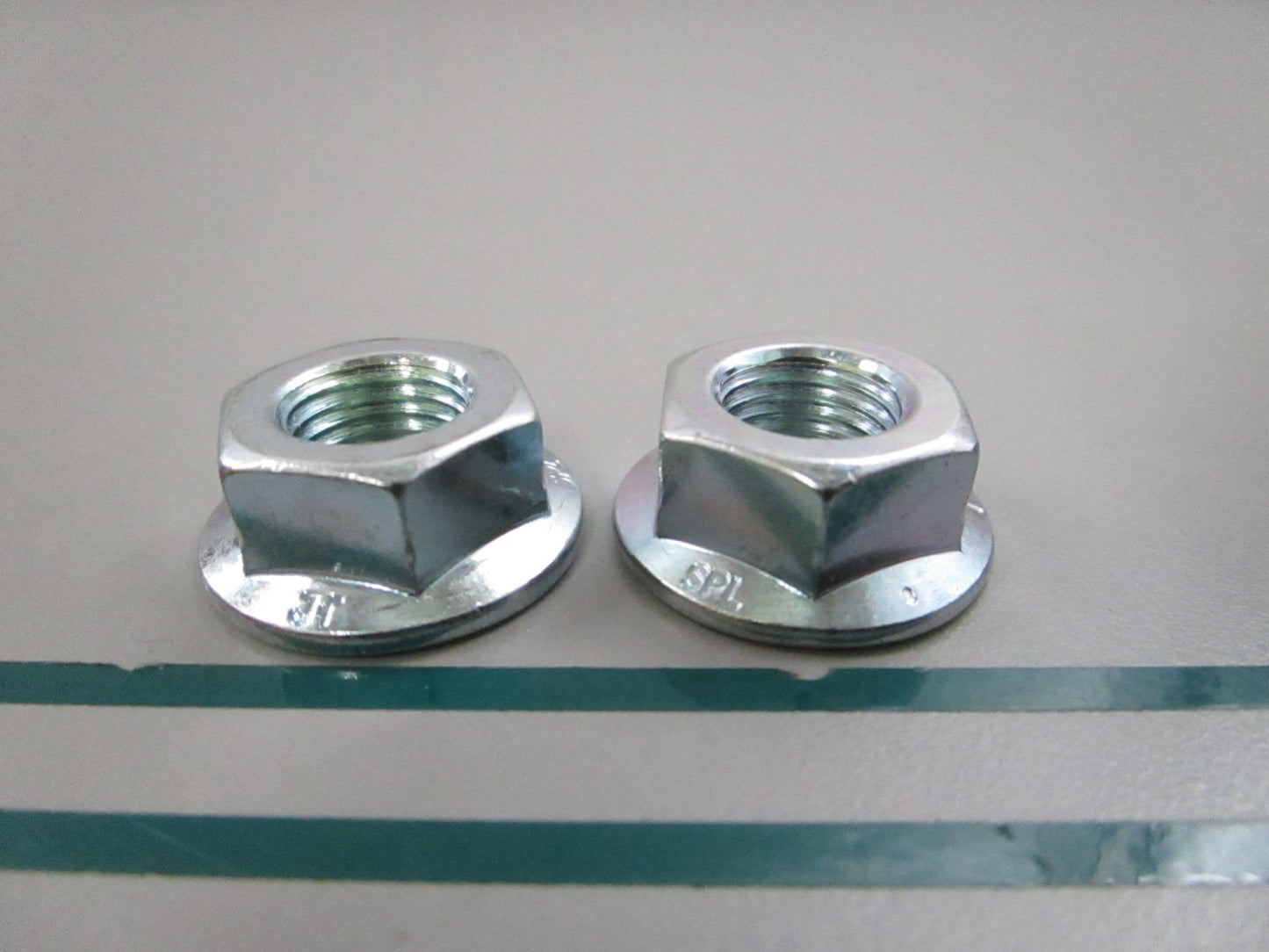NEW OEM (LOT OF 2) 22746891 Volvo Penta Nut Retainer 0810