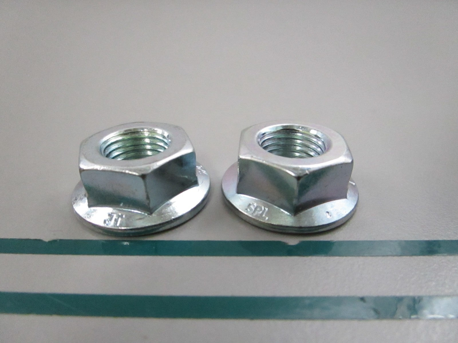 NEW OEM (LOT OF 2) 22746891 Volvo Penta Nut Retainer 0810
