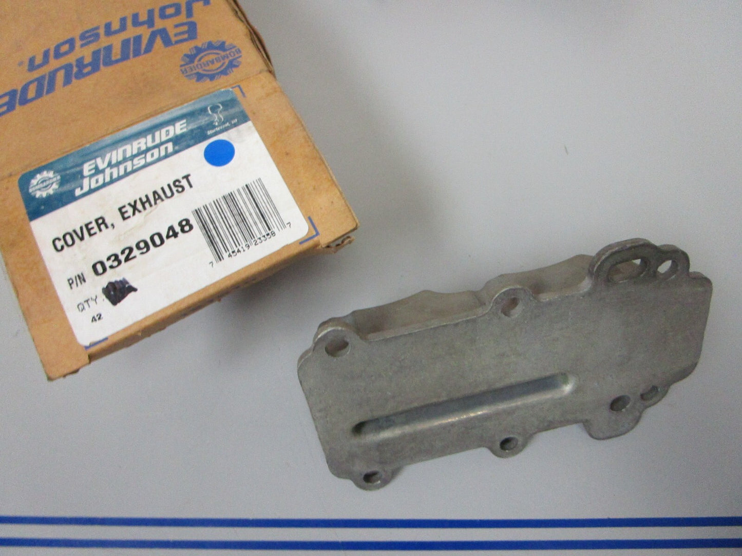 *NEW OEM* 0810 OMC Johnson Evinrude Exhaust Cover 329048 0329048