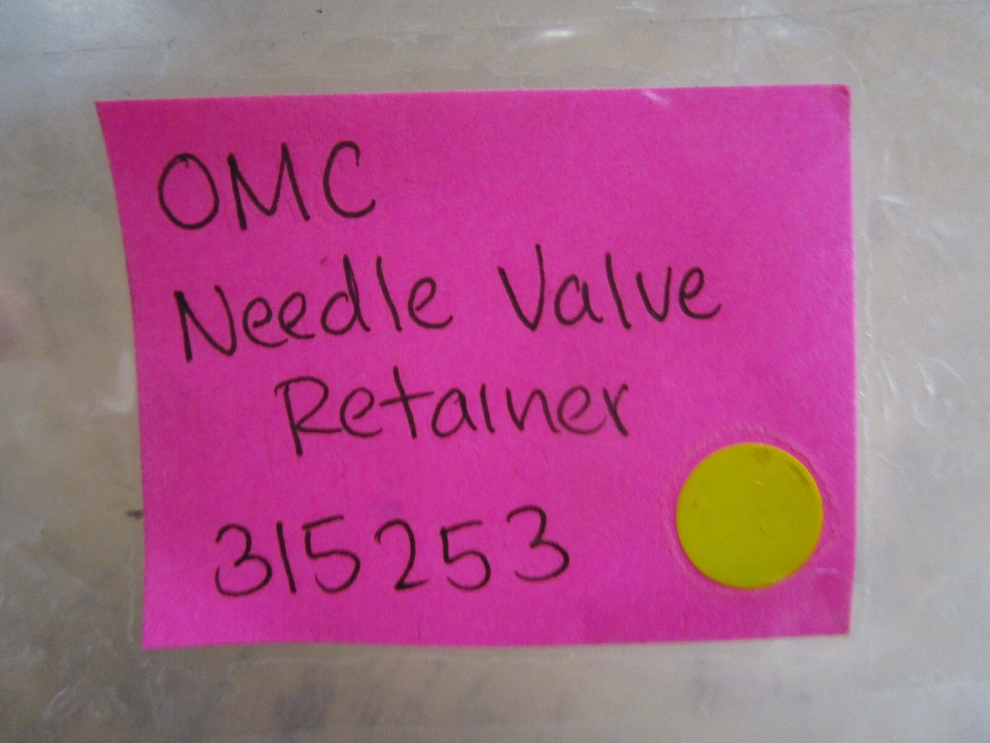 *NEW OEM* (LOT OF 2) 0810 OMC Johnson Evinrude Needle Valve Retainer 315253