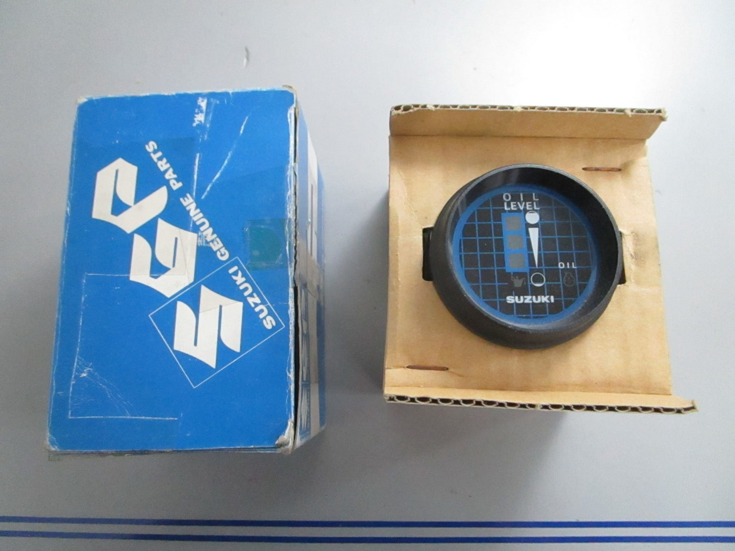 *NEW OEM* 0820 Suzuki Oil Monitor Gauge 34700-94441