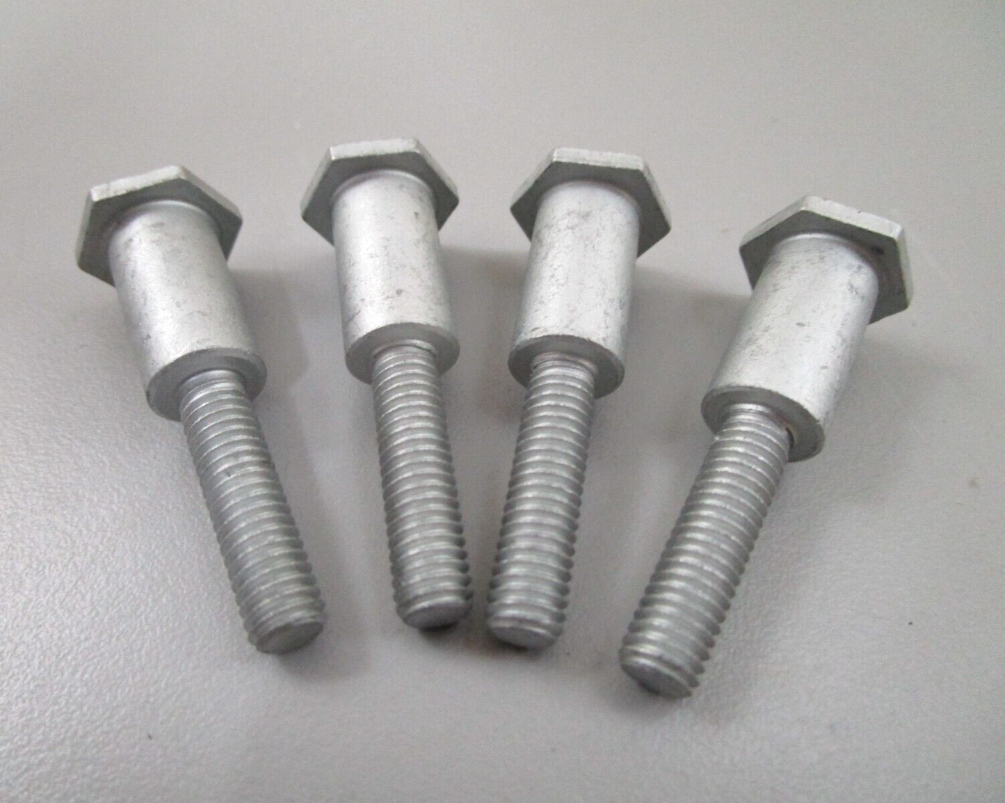 *NEW OEM* (LOT OF 4) 0780 Yamaha Bolt 90109-06M03-00