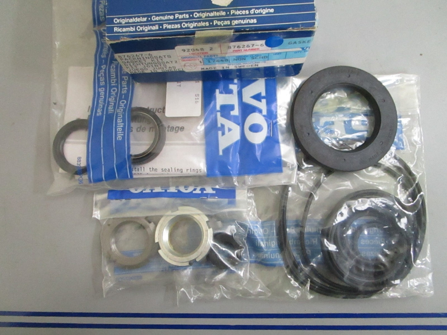 *NEW OEM* 0820 Volvo Penta Gasket Kit 876267