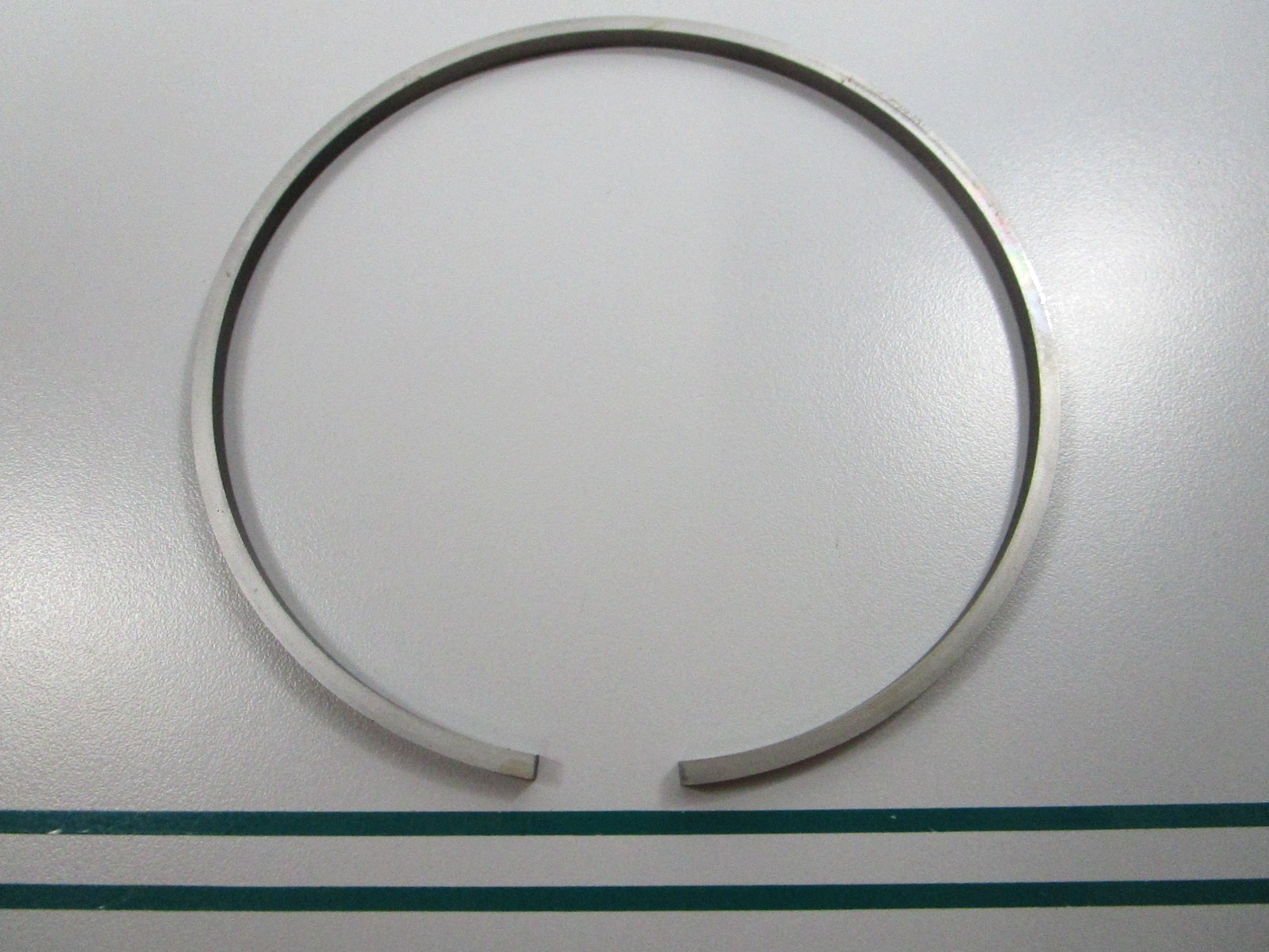 NEW OEM 326749 0326749 OMC Johnson Evinrude Ring 0810