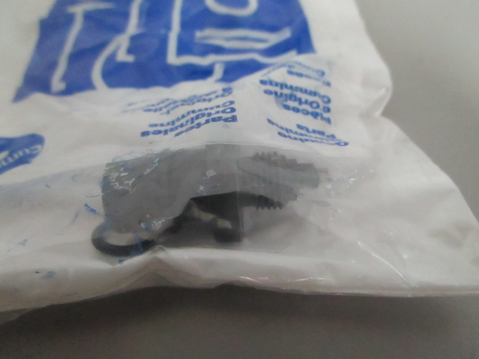 *NEW OEM* 0820 Cummins Water Seperator 3942468