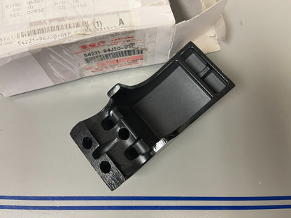 *NEW OEM* 0810 Suzuki Lower Mount Port Cover 54221-94J20-0EP