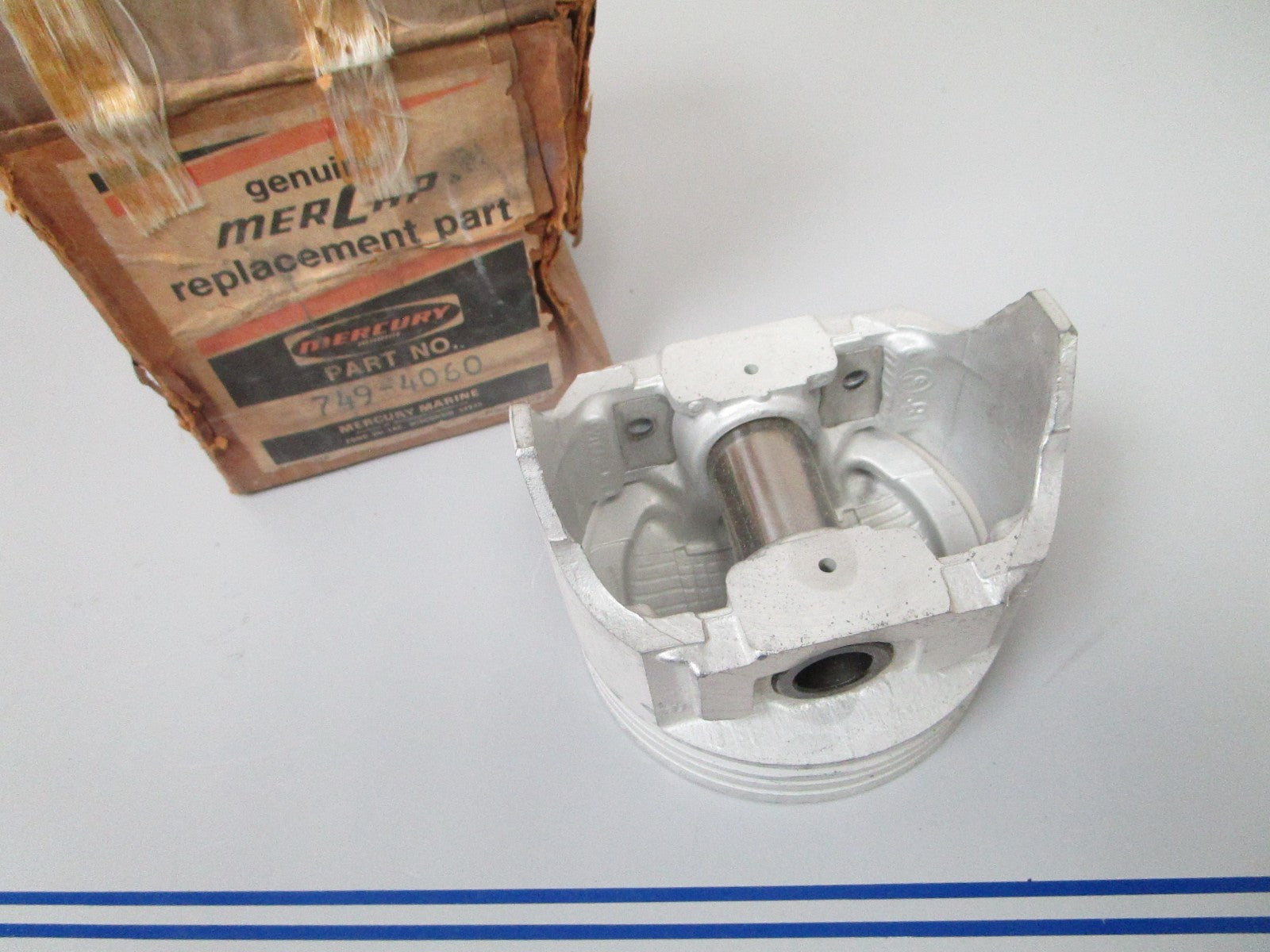 NEW OEM 749-4060 Mercury Mercruiser Ford 302 V8 1970- 1972 OS .020 Piston 0720