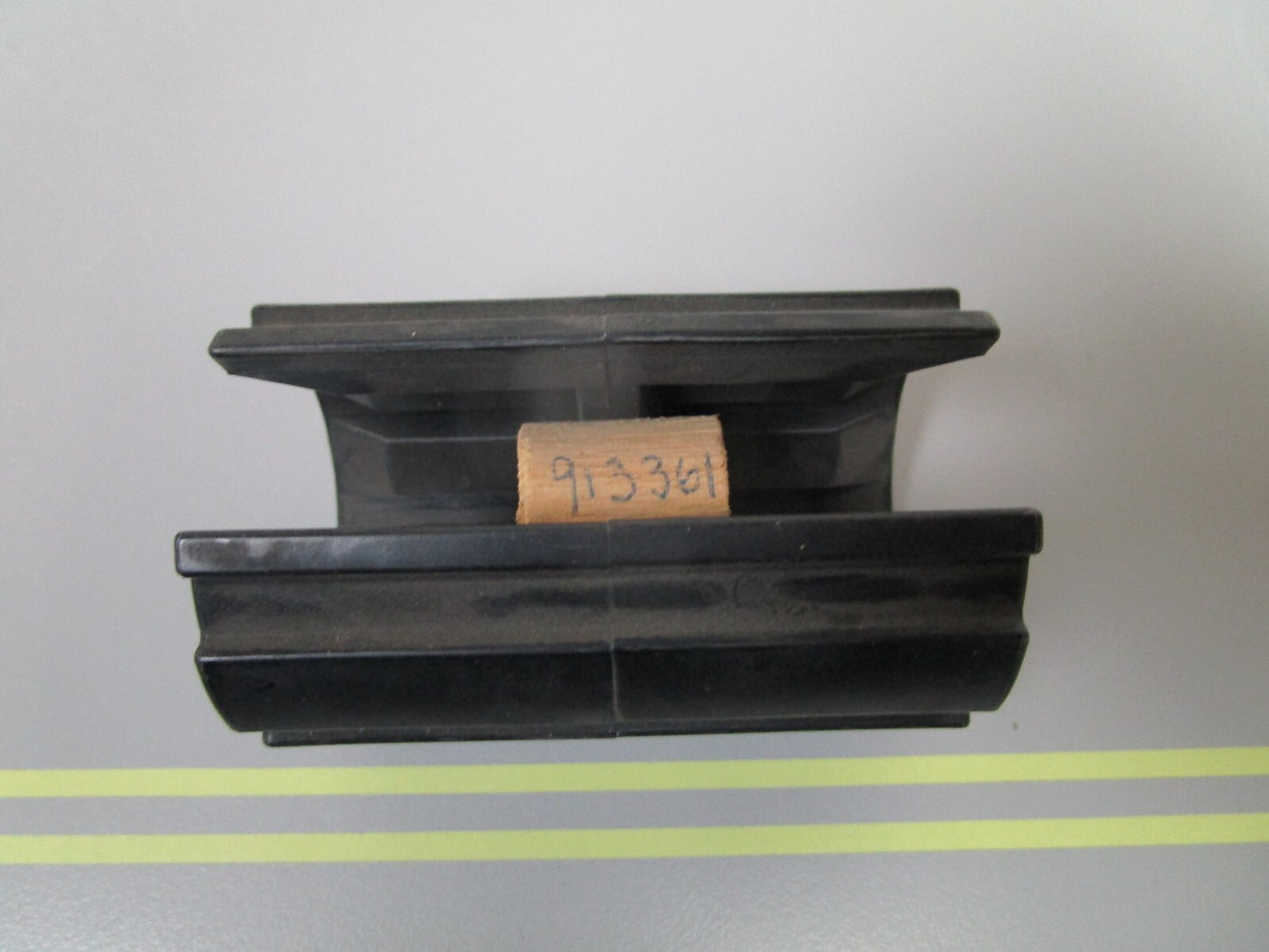 *NEW OEM* 0810 OMC Johnson Evinrude Spacer 913361 0913361