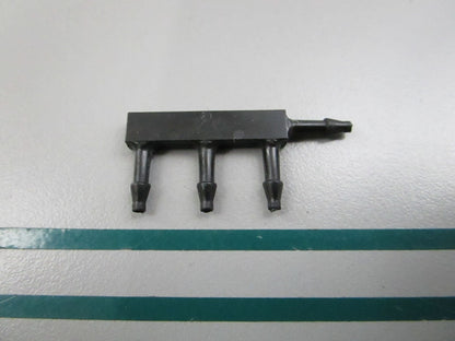 NEW OEM 336511 0336511 OMC Johnson Evinrude Drain Hose Fitting 0810