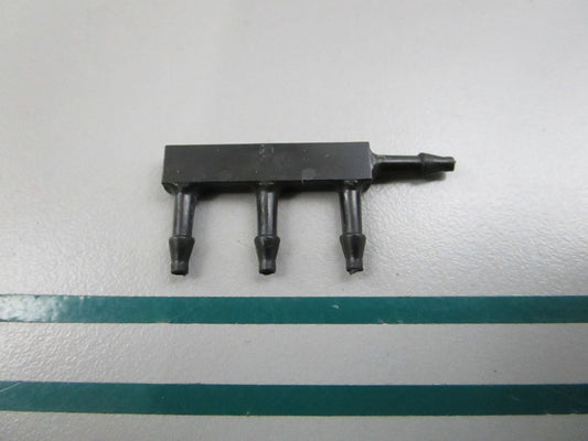 NEW OEM 336511 0336511 OMC Johnson Evinrude Drain Hose Fitting 0810
