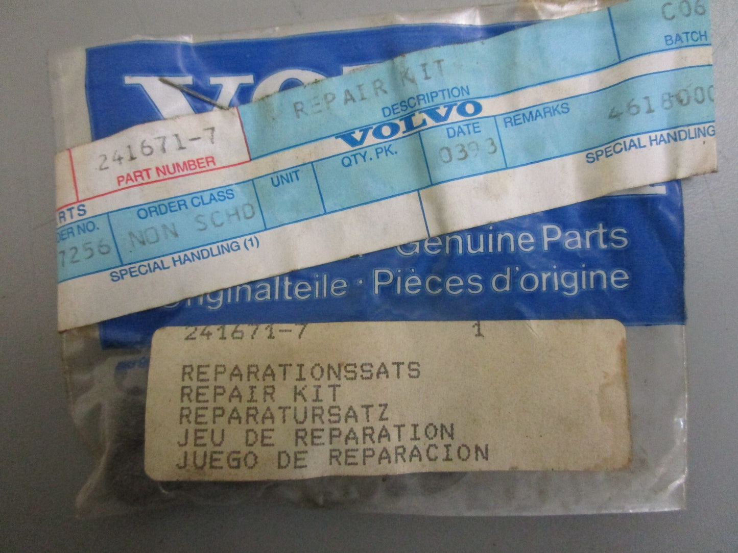 *NEW OEM* 0820 Volvo Penta Repair Kit 241671