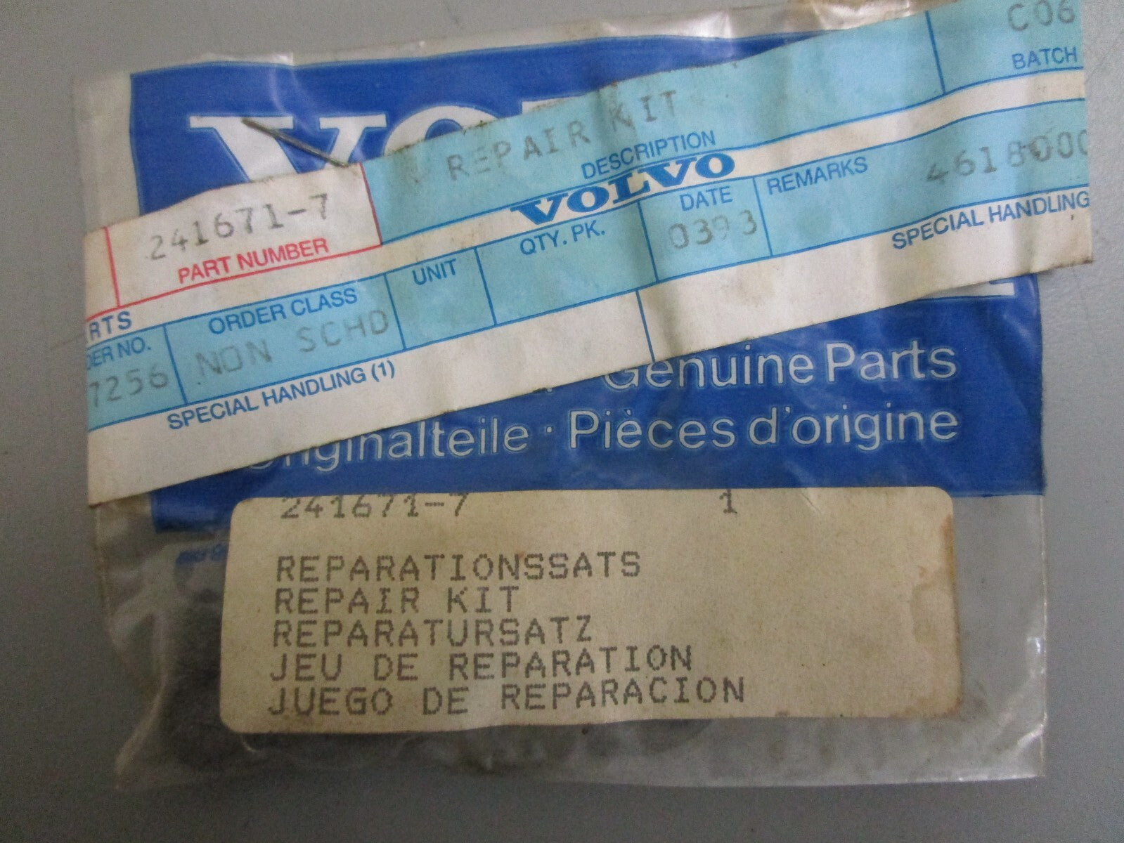 *NEW OEM* 0820 Volvo Penta Repair Kit 241671
