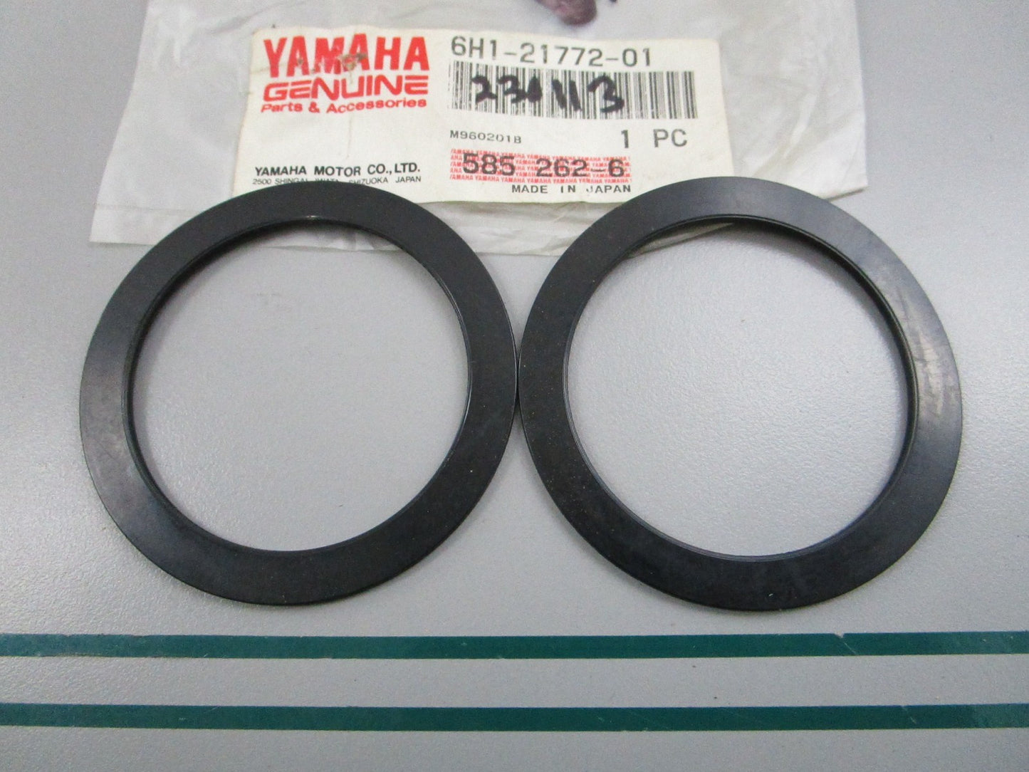 NEW OEM (LOT OF 2) 6H1-21772-01-00 Yamaha Gasket 0810