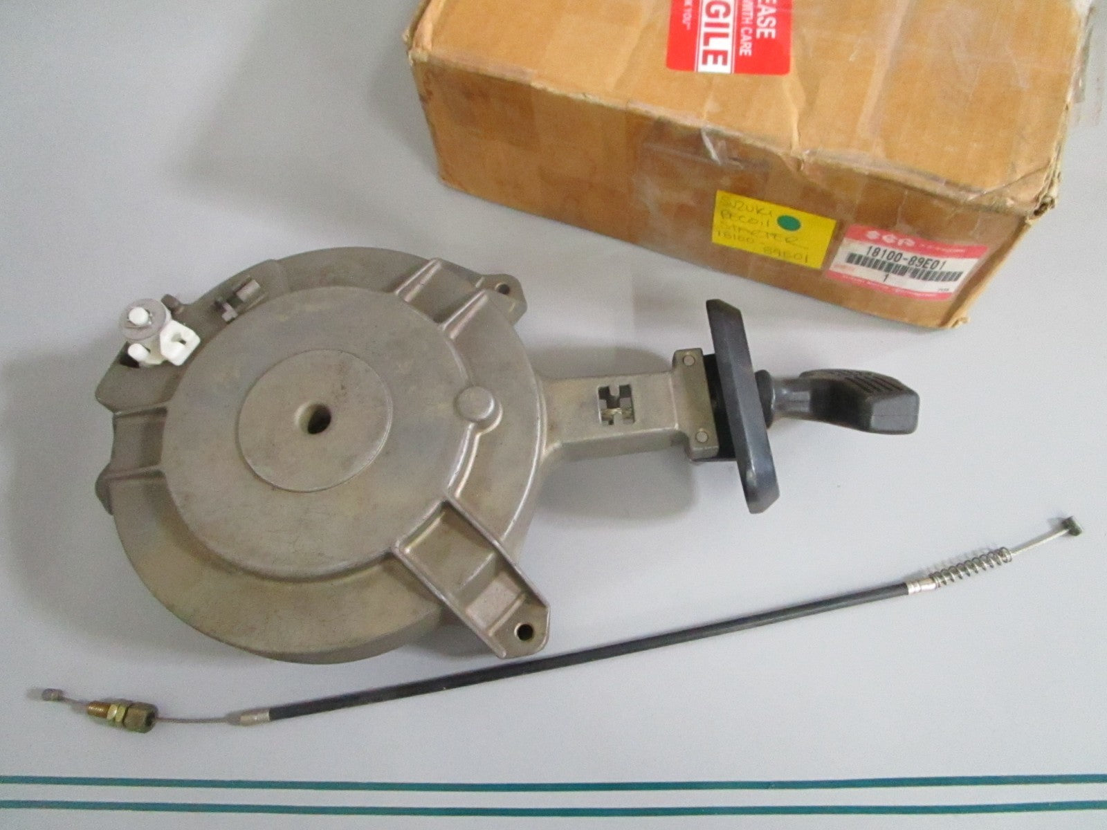 Suzuki 18100-89E01 Outboard Recoil Starter Assy NEW OEM NOS Factory Part 0820