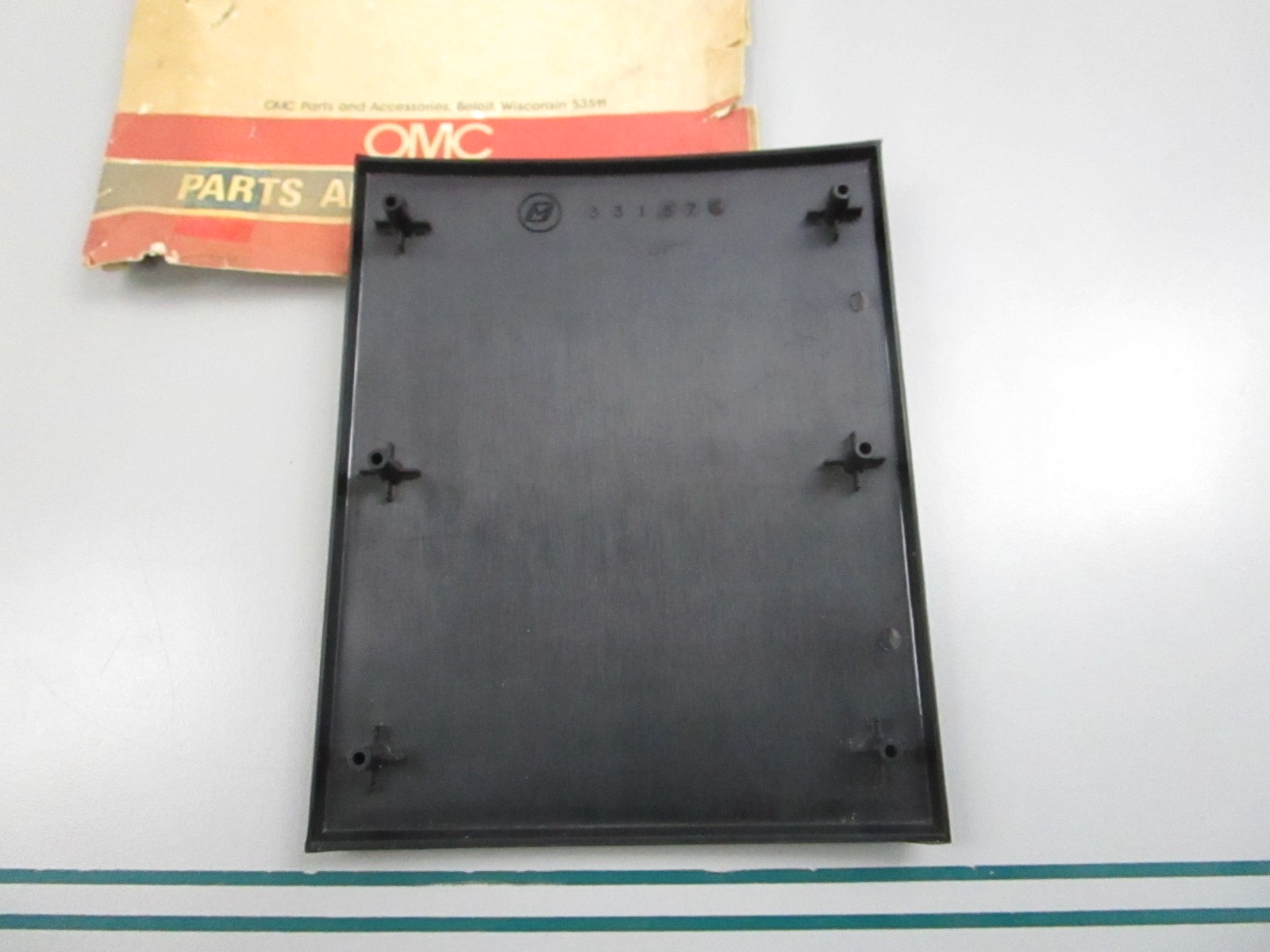 NEW OEM 331576 0331576 OMC Johnson Evinrude Rear Engine Cover 0810