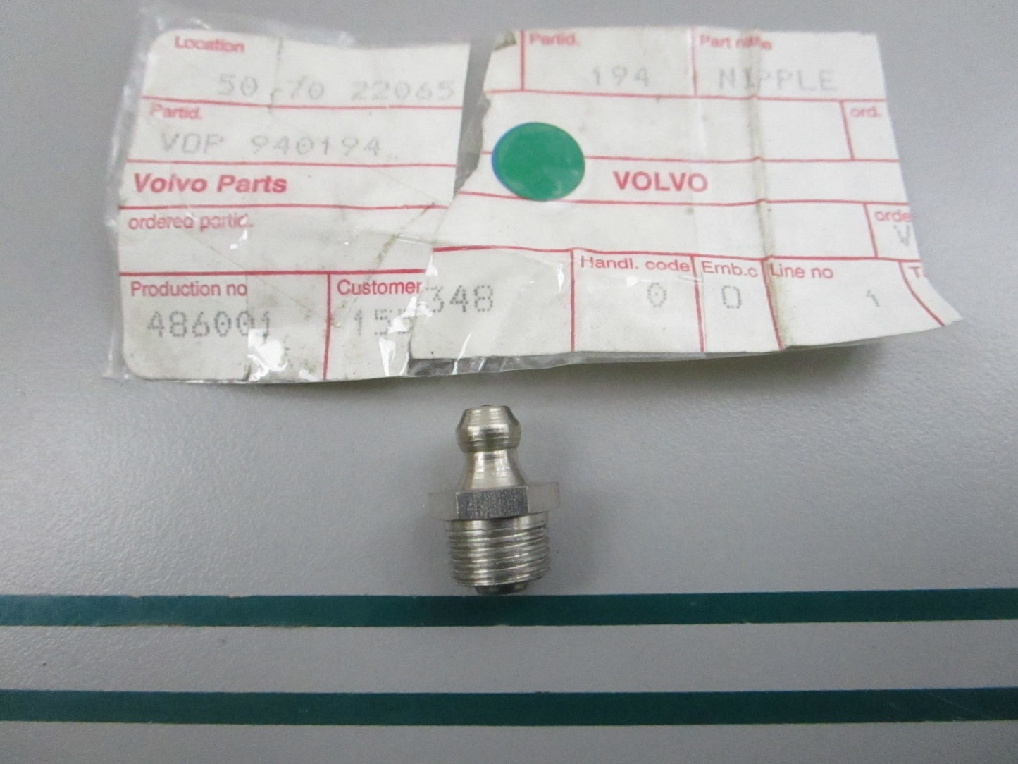 NEW OEM 940194 Volvo Penta Lubricating Nipple 0810