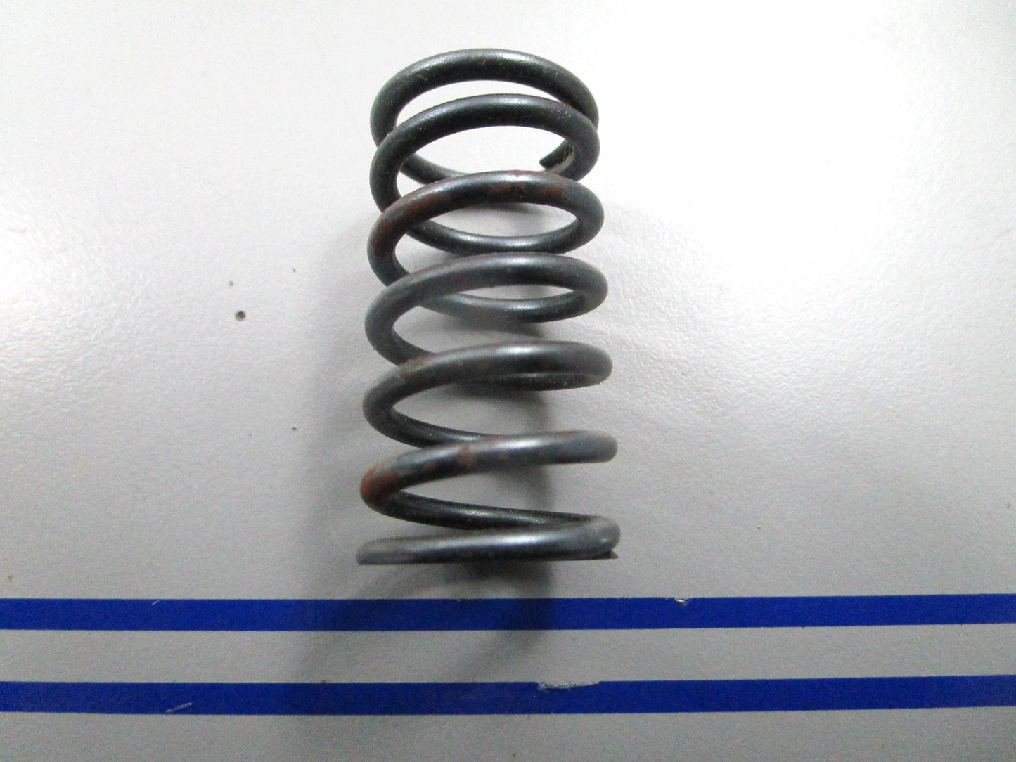 *NEW OEM* 0810 Tecumseh Valve Spring 27881