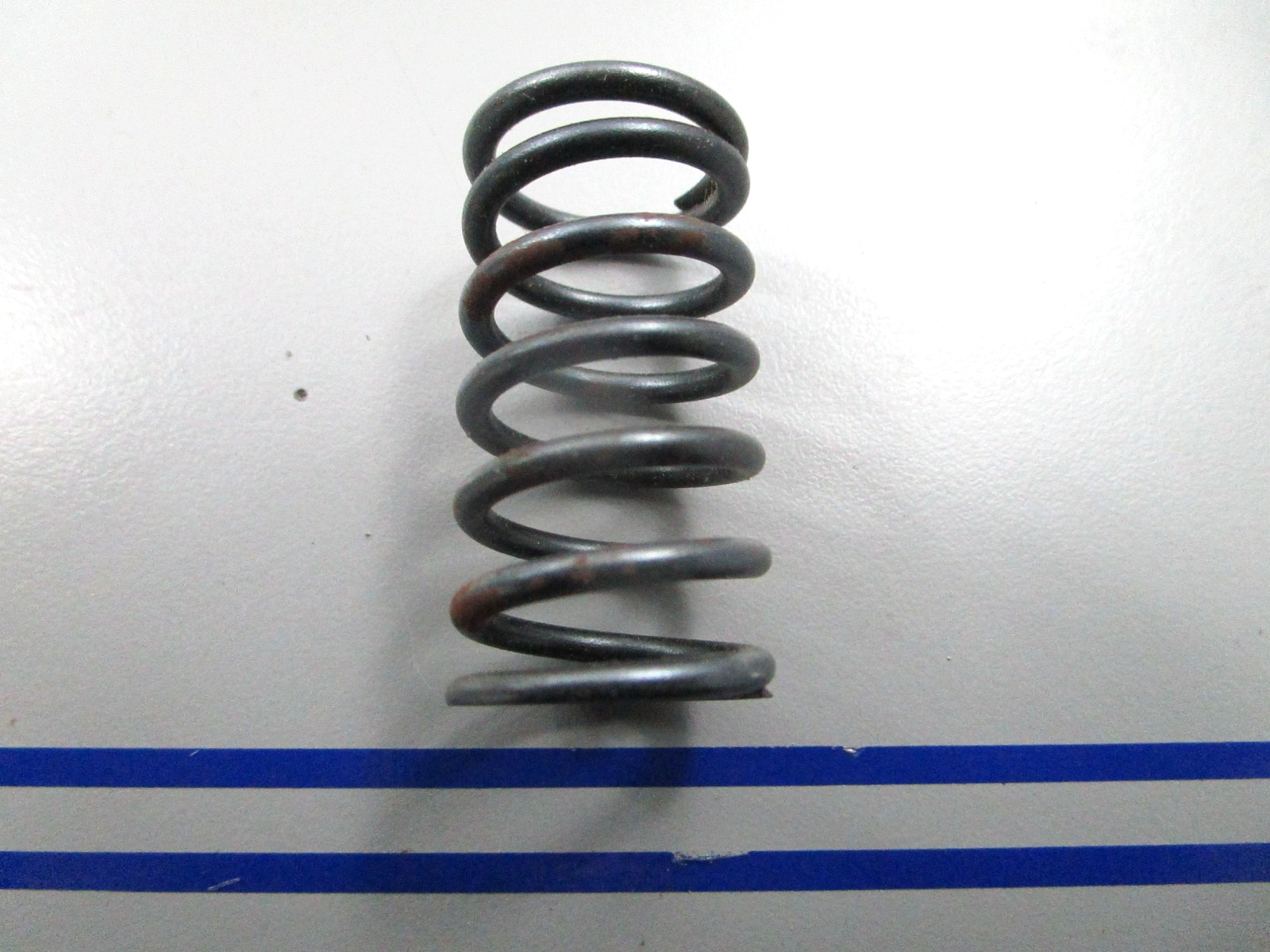 *NEW OEM* 0810 Tecumseh Valve Spring 27881