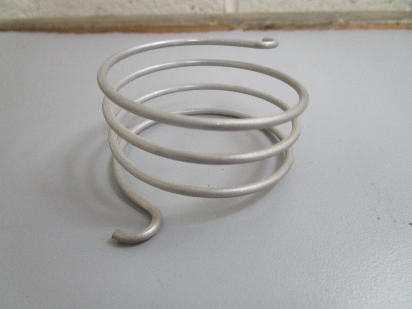 *NEW OEM* 0810 OMC Johnson Evinrude Spring 314074 0314074