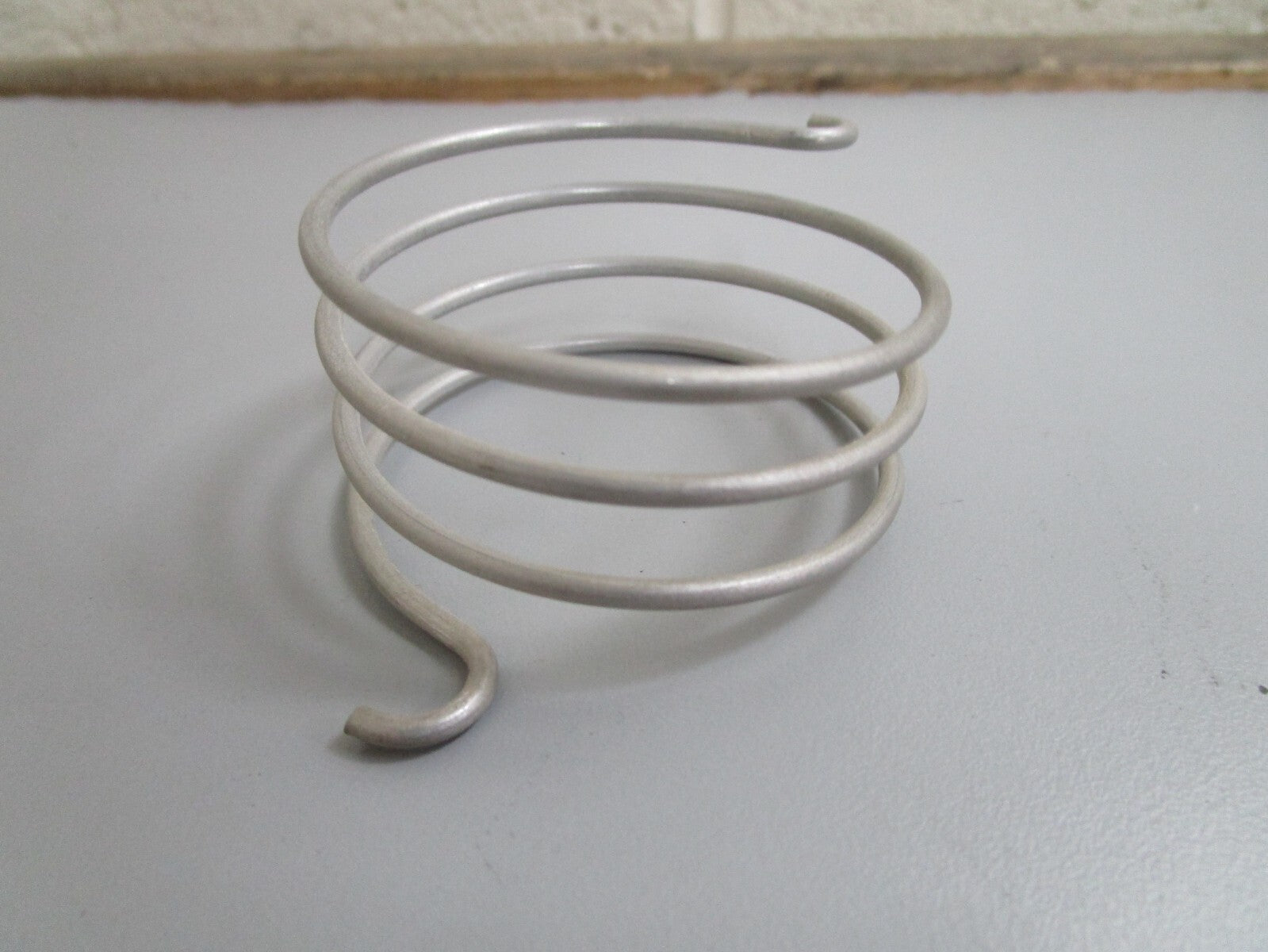 *NEW OEM* 0810 OMC Johnson Evinrude Spring 314074 0314074