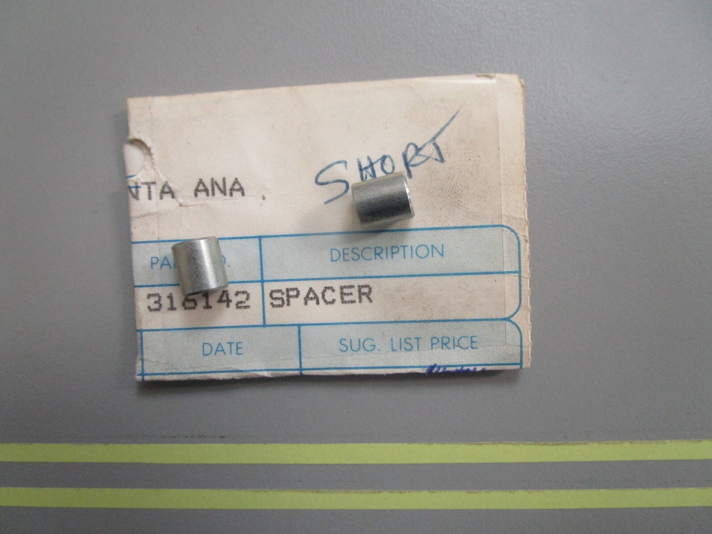 *NEW OEM* (LOT OF 2) 0810 OMC Johnson Evinrude Spacer 316142 0316142