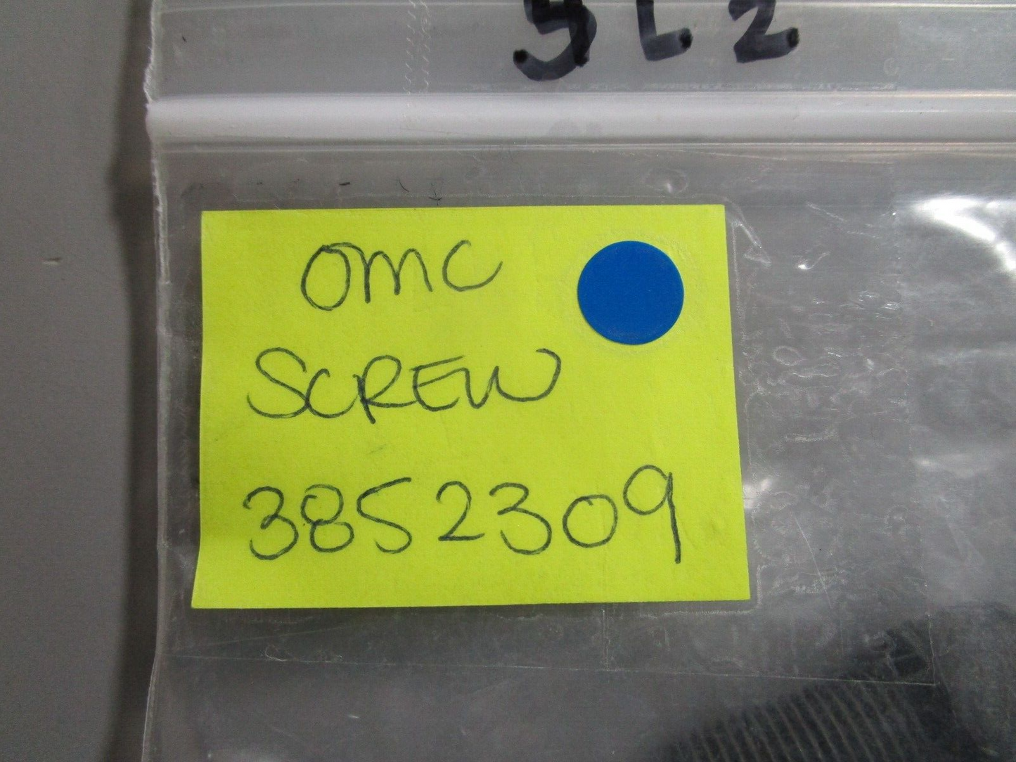 *NEW OEM* (LOT OF 2) 0770 OMC Johnson Evinrude Screw 3852309 03852309