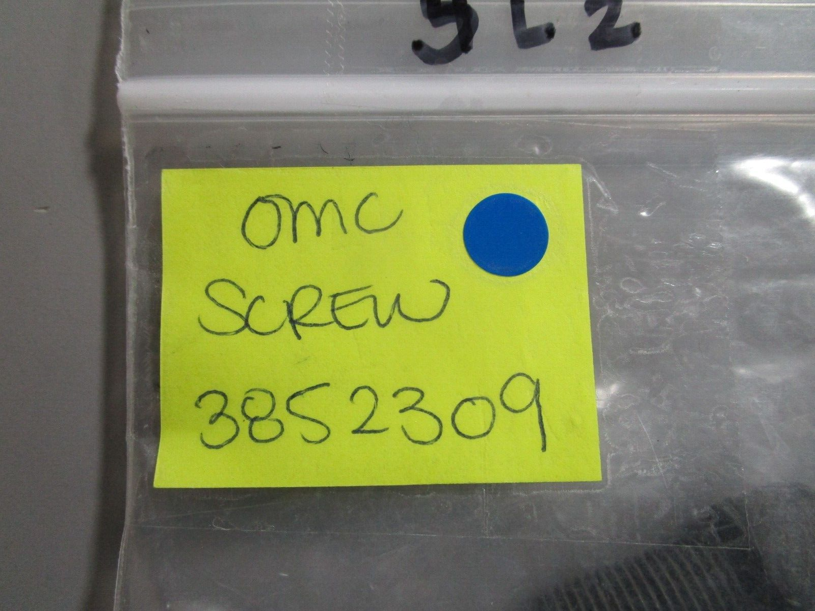 *NEW OEM* (LOT OF 2) 0770 OMC Johnson Evinrude Screw 3852309 03852309