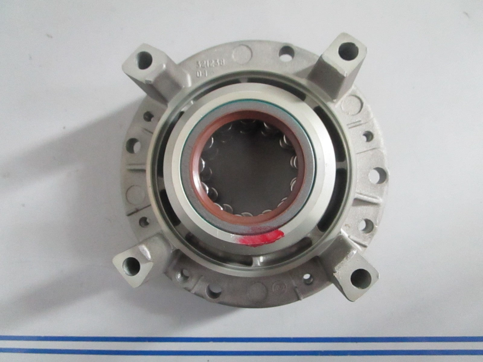 NEW OEM 387432 0387432 OMC Johnson Evinrude Crankcase Head & Bearing 0820