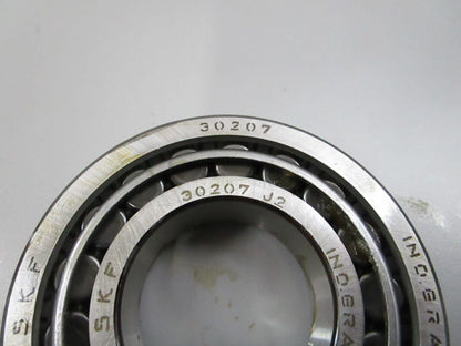 NEW 30207J2 SKF Tapered Roller Bearing 0810