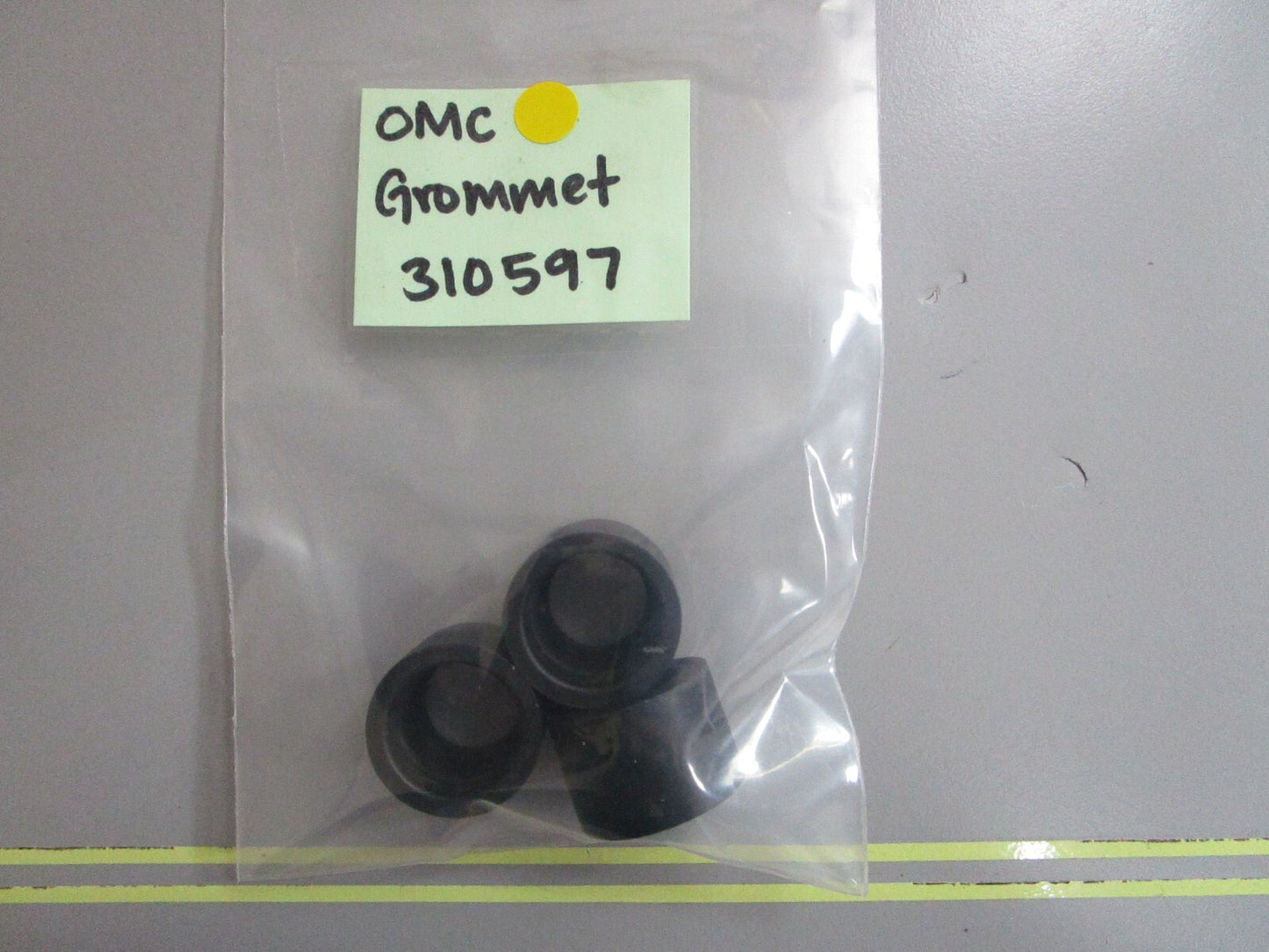 *NEW OEM* (LOT OF 3) 0810 OMC Johnson Evinrude Grommet 310597 0310597