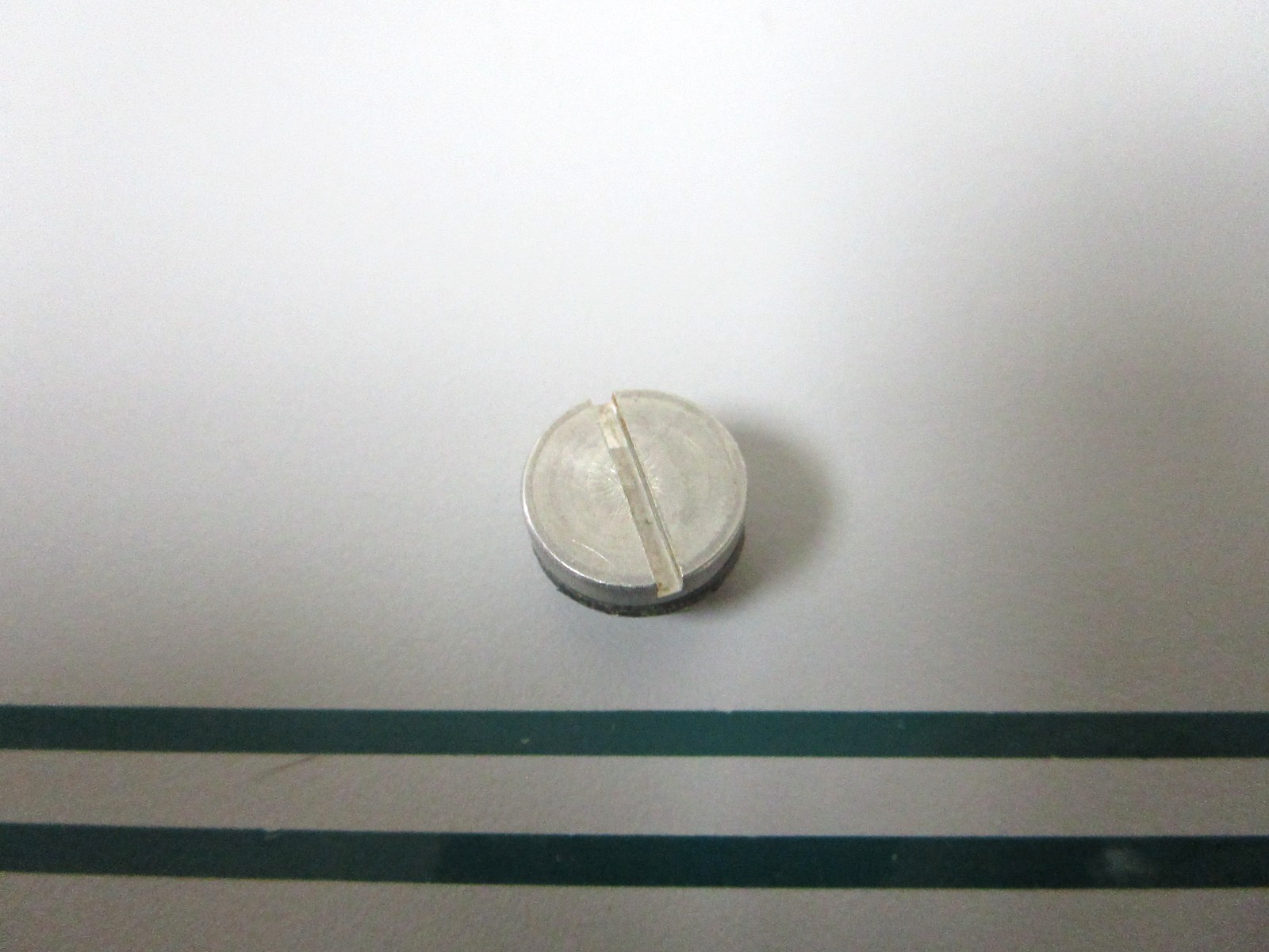 NEW OEM 307551 0307551 OMC Johnson Evinrude Drain Plug Screw 0810