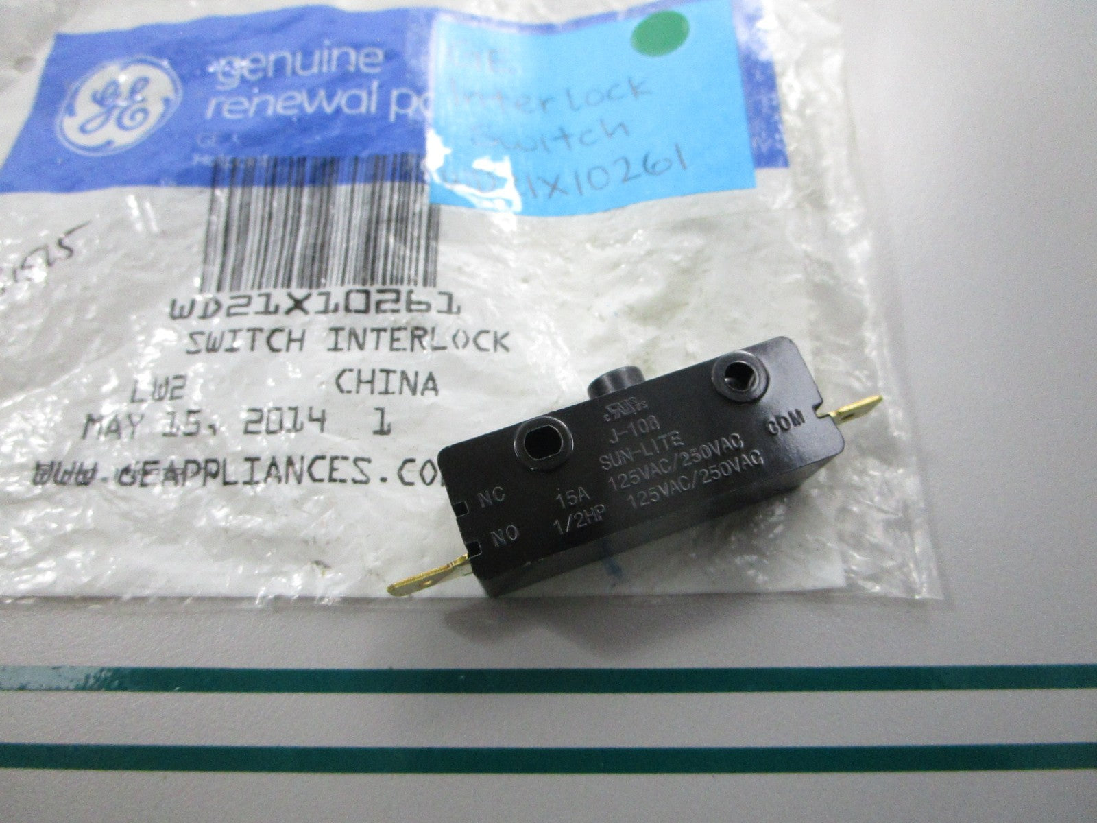 NEW OEM WD21X10261 GE Interlock Switch 0810