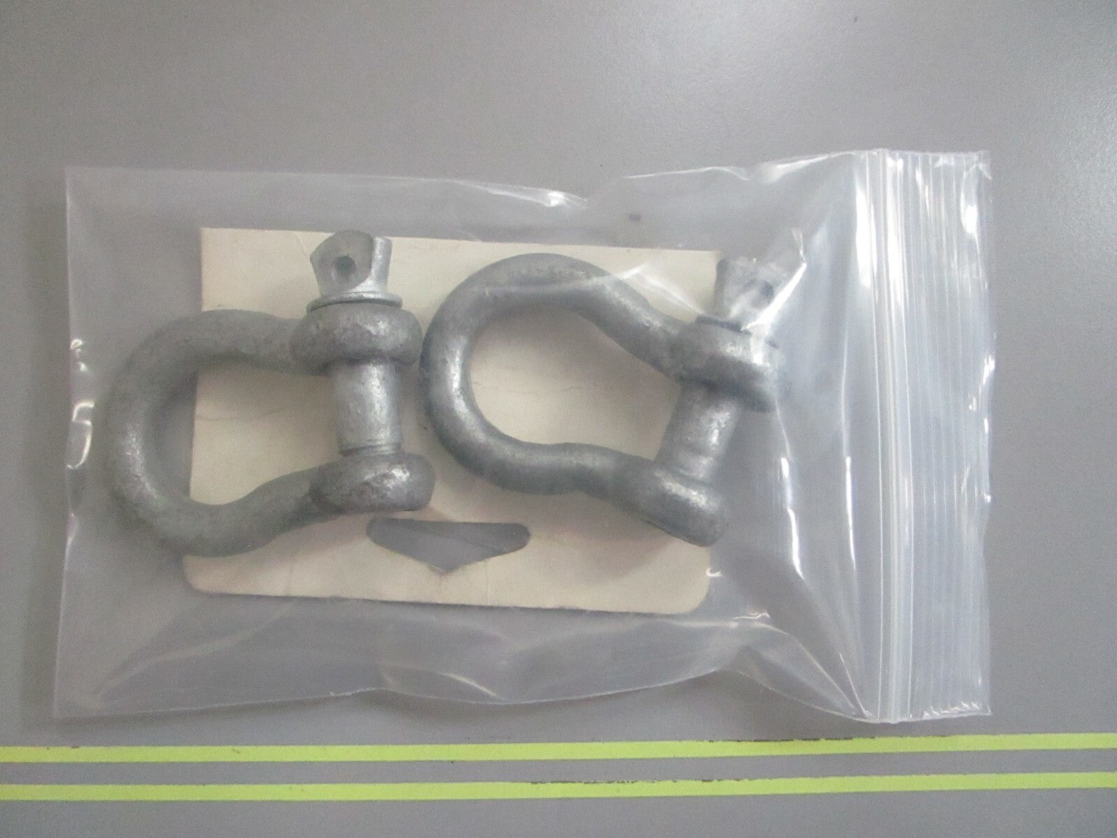 *NEW* (LOT OF 2) 0810 Sea-Dog Anchor Shackle 3/8 Inch Screw Pin 147810-1