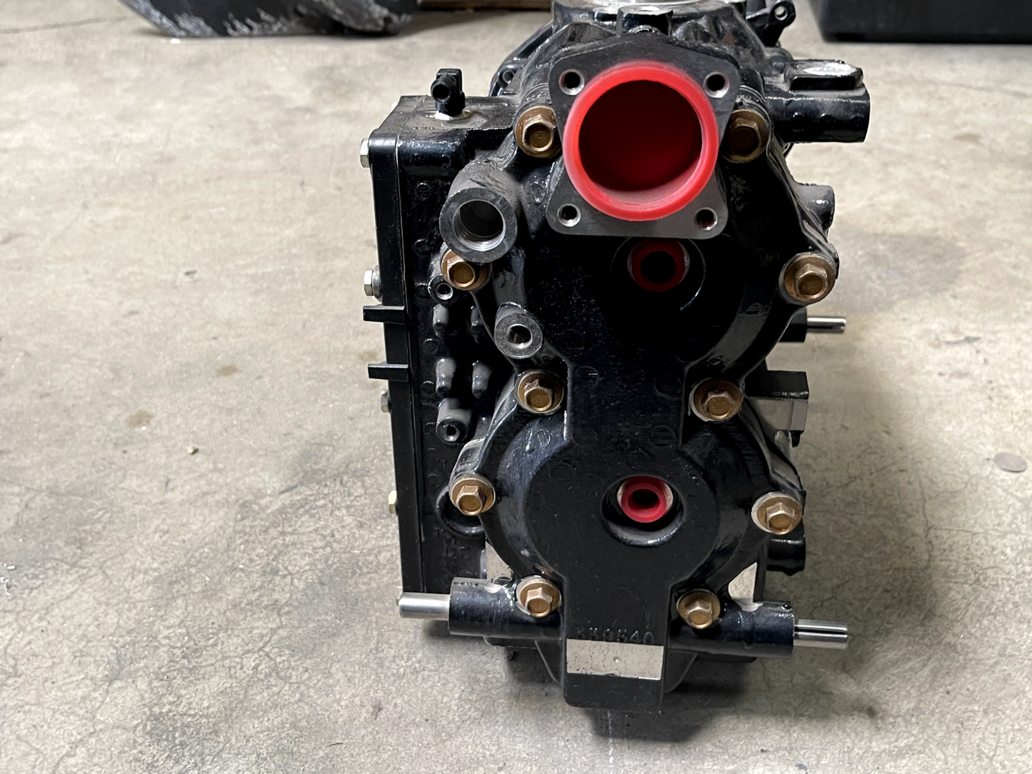 *NEW OEM* Johnson Evinrude 40 50 HP Powerhead