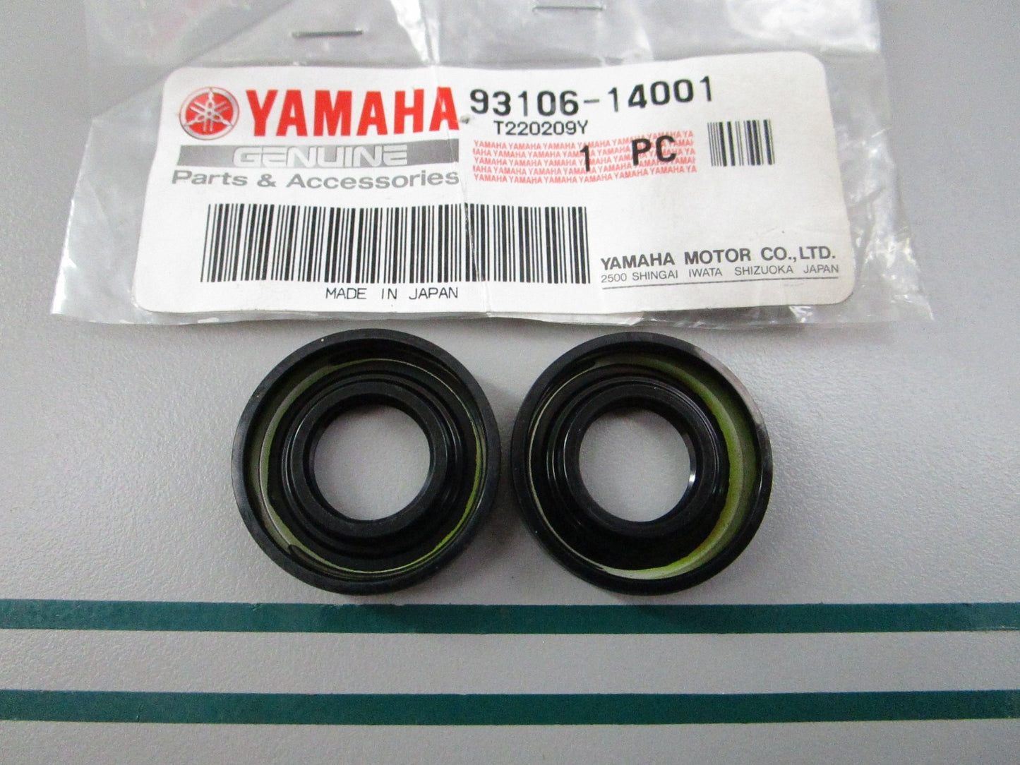NEW OEM (LOT OF 2) 93106-14001-00 Yamaha Oil Seal 0810