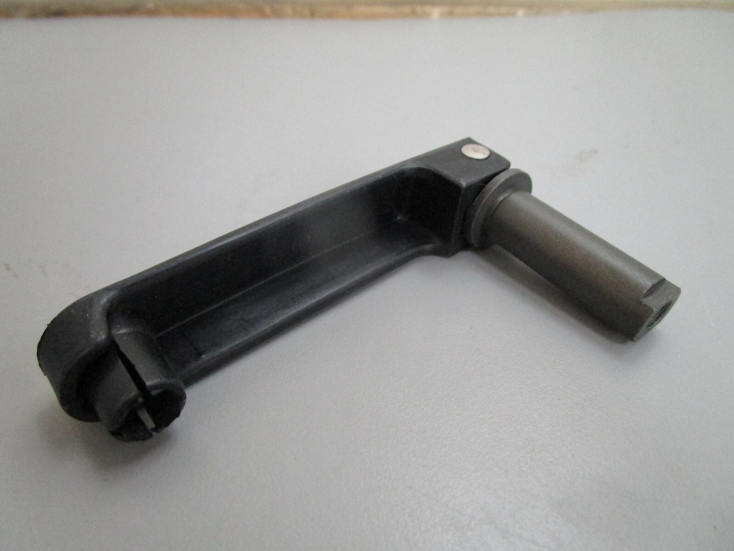 *NEW OEM* 0820 OMC Johnson Evinrude Latch Handle 435026 0435026