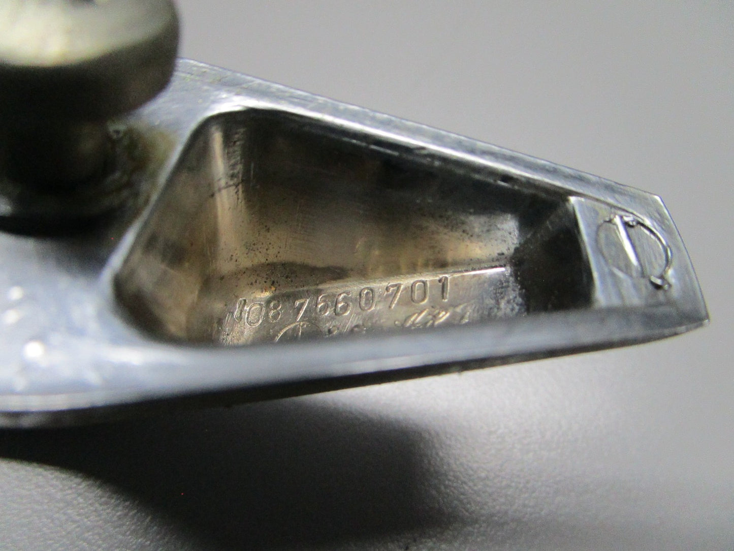 NEW OEM 1087660701 Mercedes-Benz Chrome Left Door Handle 0820
