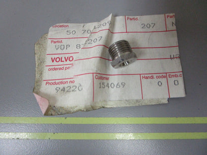 *NEW OEM* 0720 OMC Johnson Evinrude Volvo Nipple 872207