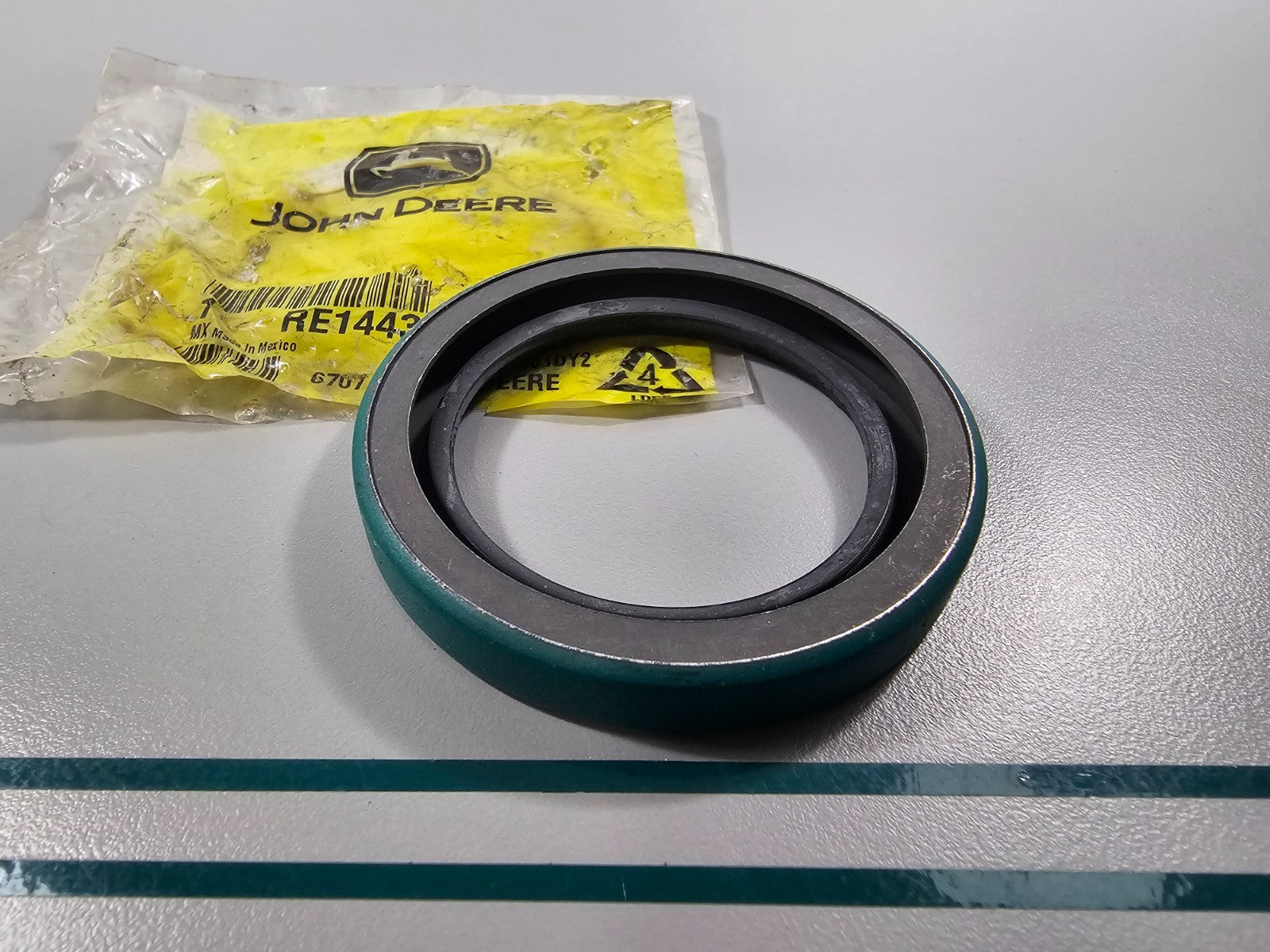NEW OEM RE14439 John Deere Seal 0810