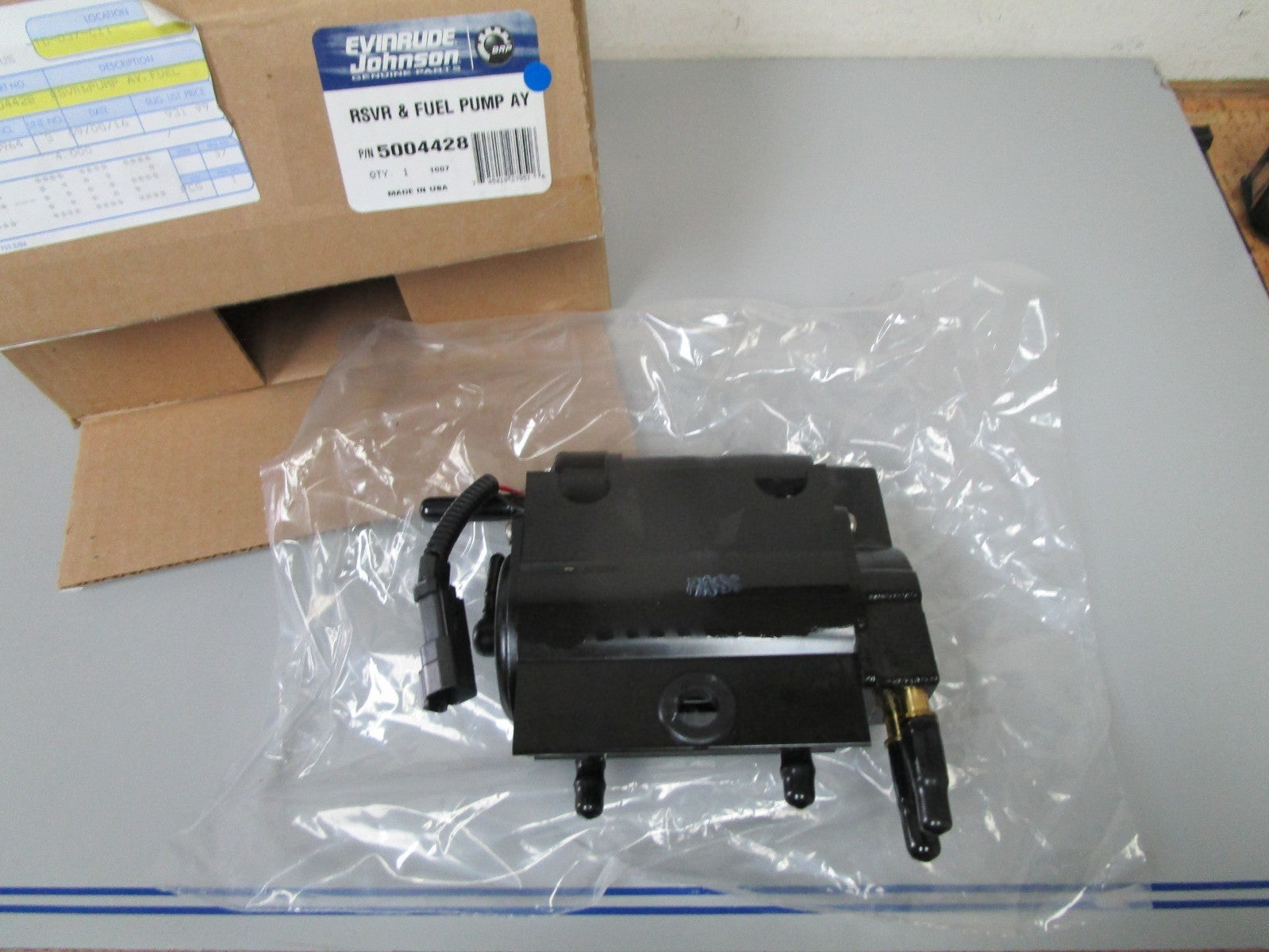 *NEW OEM* 0720 Johnson Evinrude 01'- 06' Vapor Separator & Fuel Pump Ay 5004428