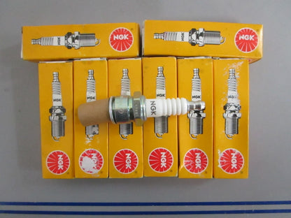 *NEW OEM* (LOT OF 8) 0820 NGK Spark Plug B8HS