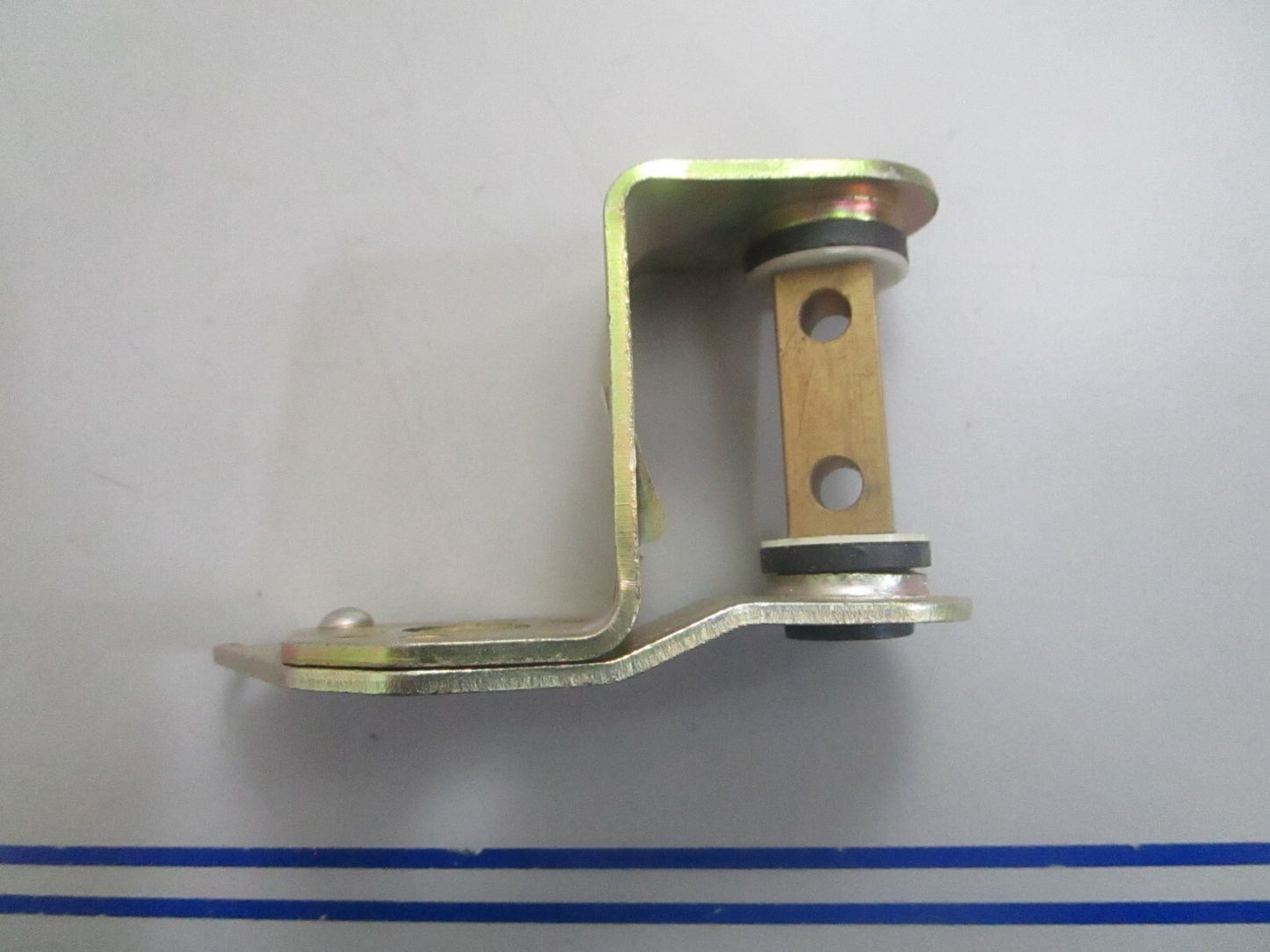 *NEW OEM* 0820 Volvo Penta Intermediate Lever 856682