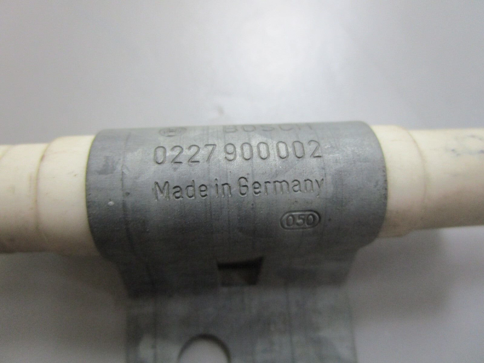 *NEW OEM* 0810 Bosch Ignition System Resistor 0227900002