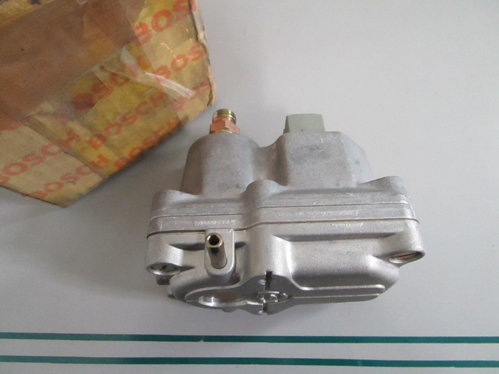 NEW OEM 0438140031 Bosch Warm-Up Regulator 0820