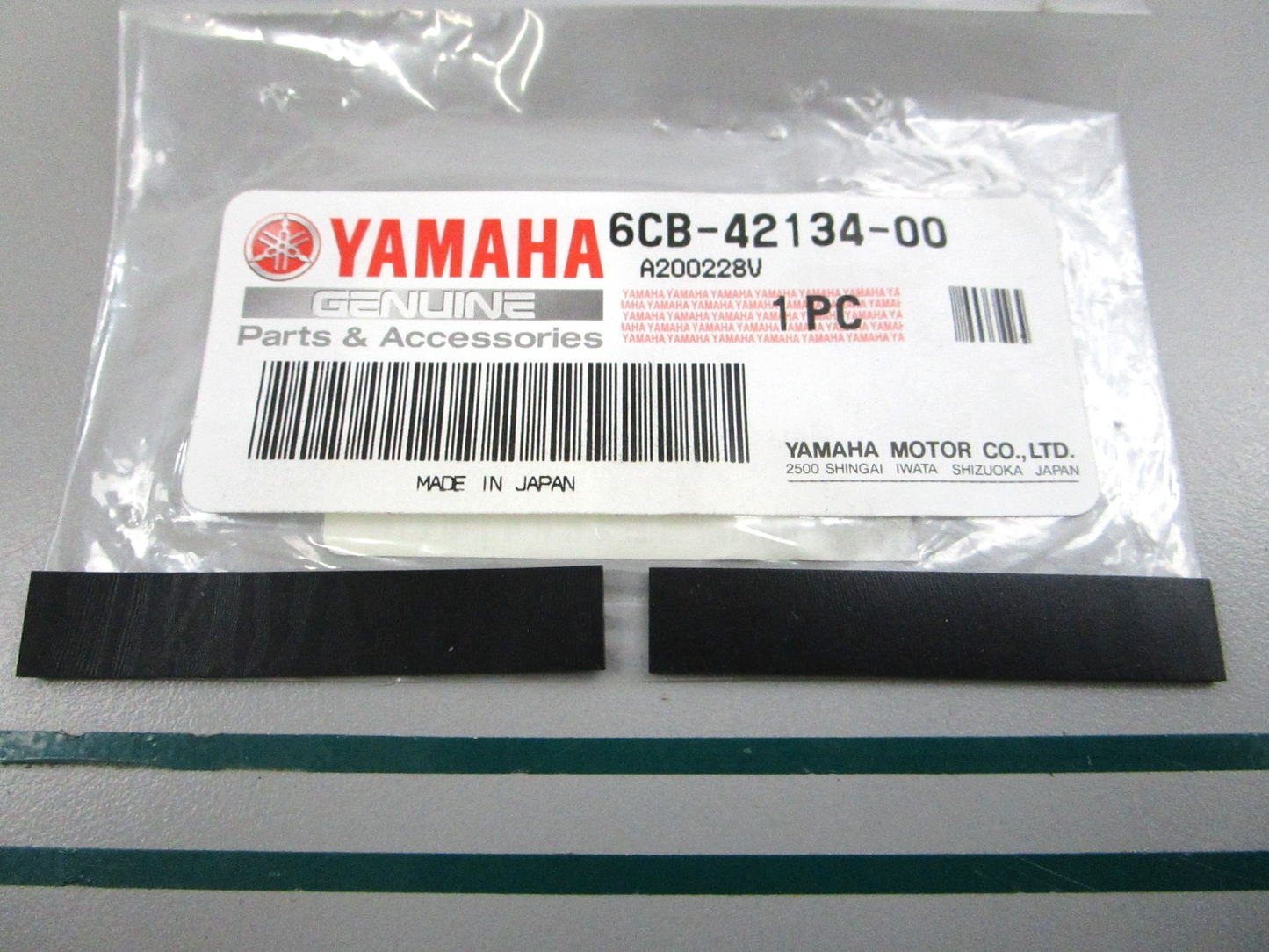 NEW OEM (LOT OF 2) 6CB-42134-00-00 Yamaha Cover 0810